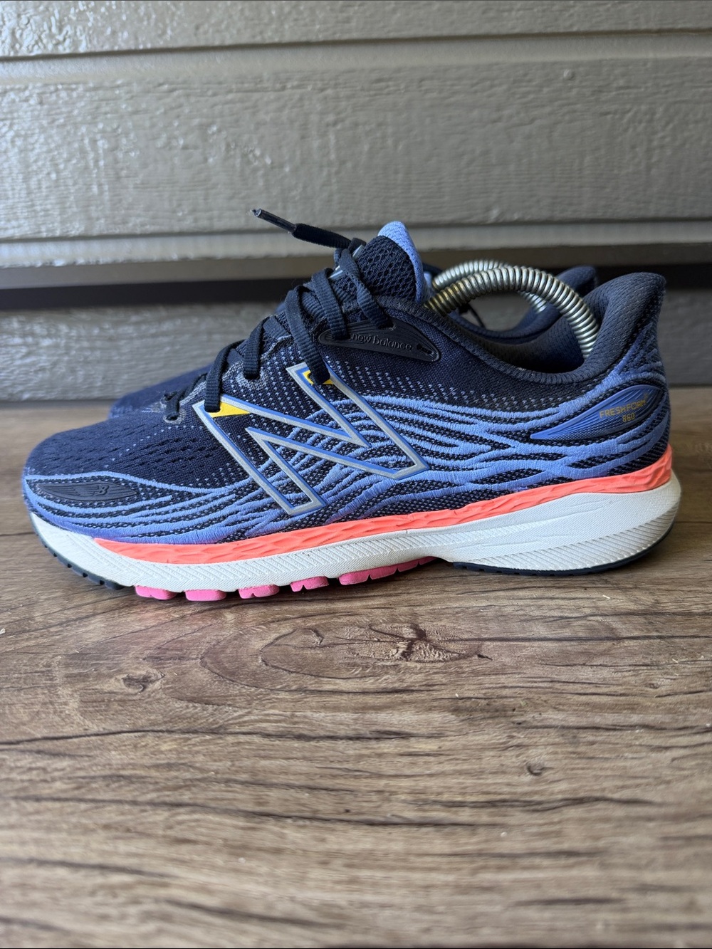 New Balance Fresh Foam Women’s Navy & Coral Athletic Running Shoes size 9 - Picture 5 of 8